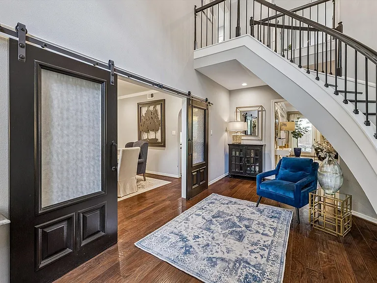 27 Cedarwing Ln — Photo 3