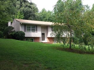 89 Mahan Rd, Farmville, VA 23901