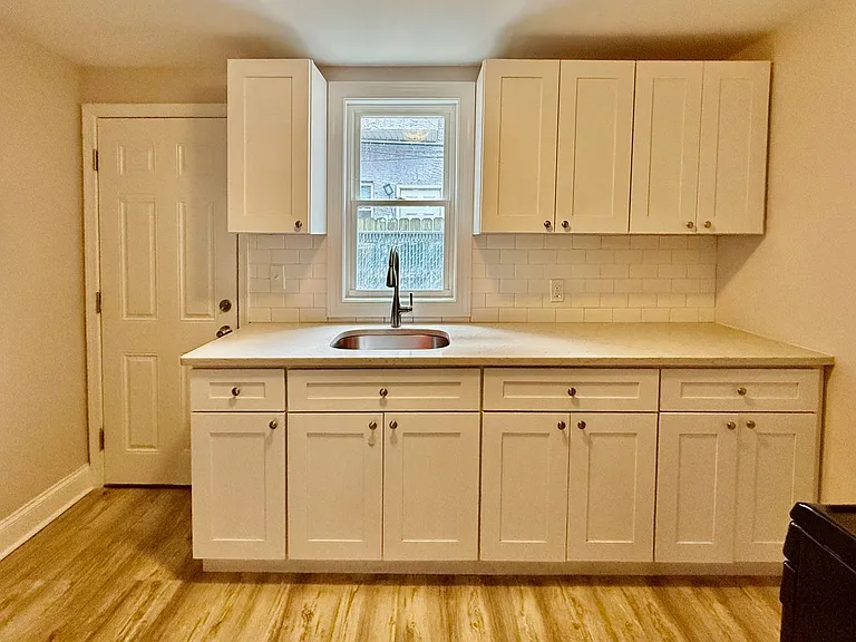 1228 Peters St — Photo 16