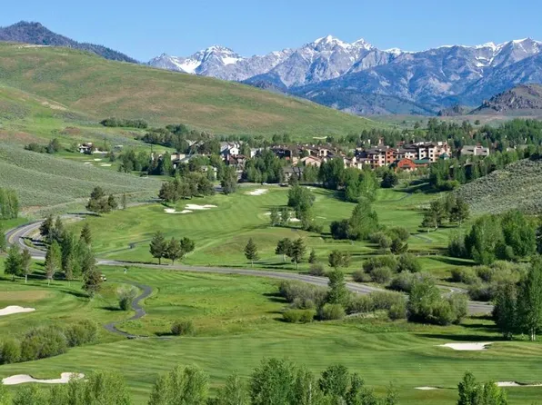106 Village Way #3, Sun Valley, ID 83353