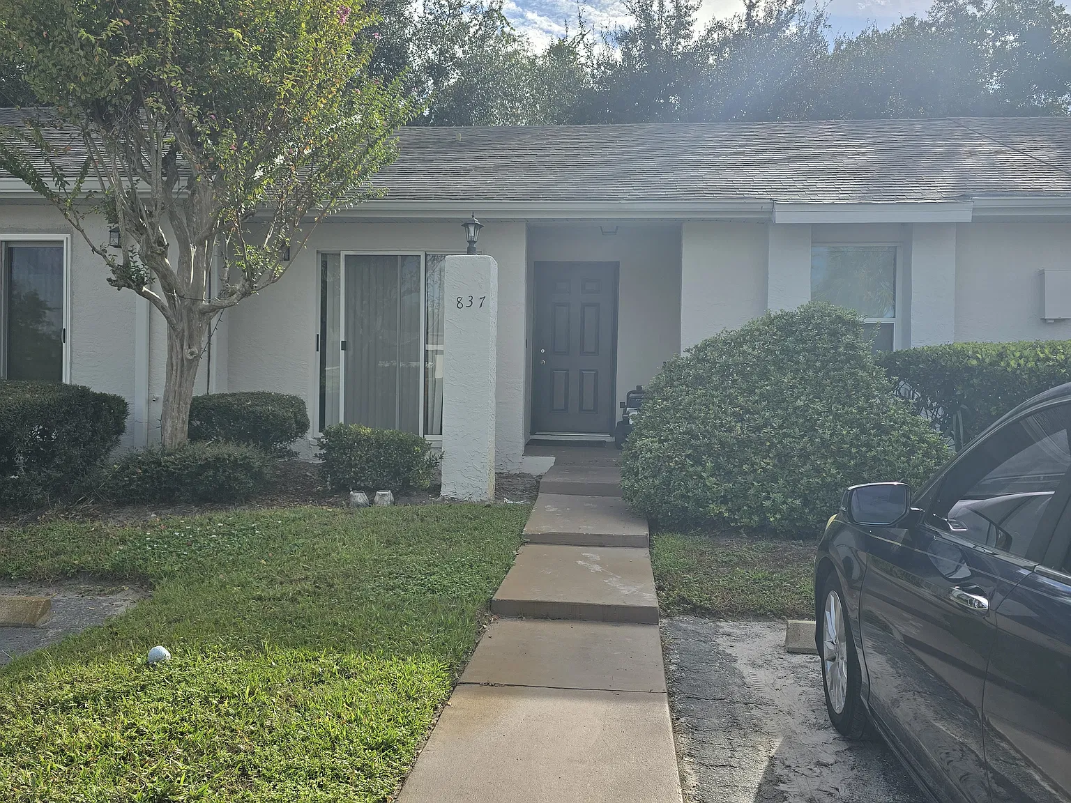 2 bed, 954 sqft, $1,700 — Photo 1