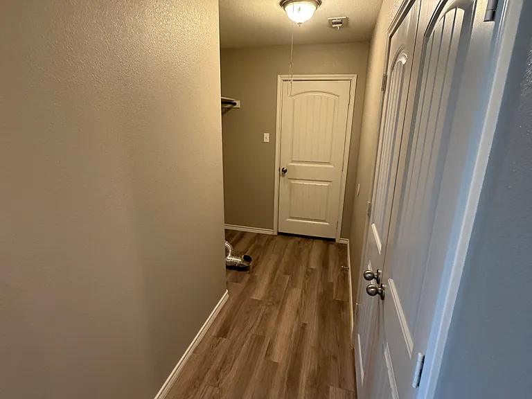 296 Summit Dr — Photo 6