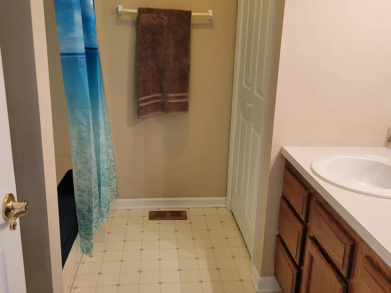 111 Gilford Ter — Photo 30