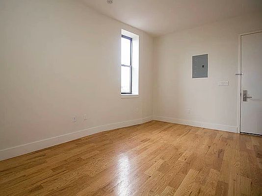 3rd image of 490 Kosciuszko St #3G