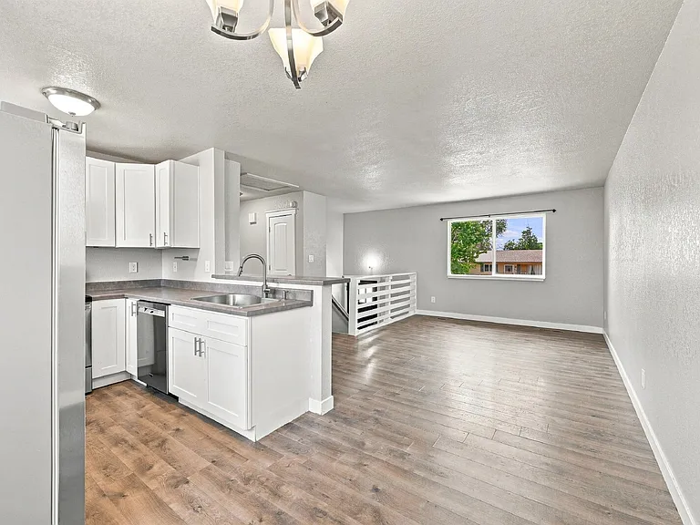 2523 Ember Dr — Photo 8