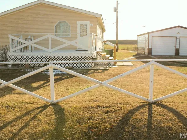 404 Garden St, Cahokia, IL 62206