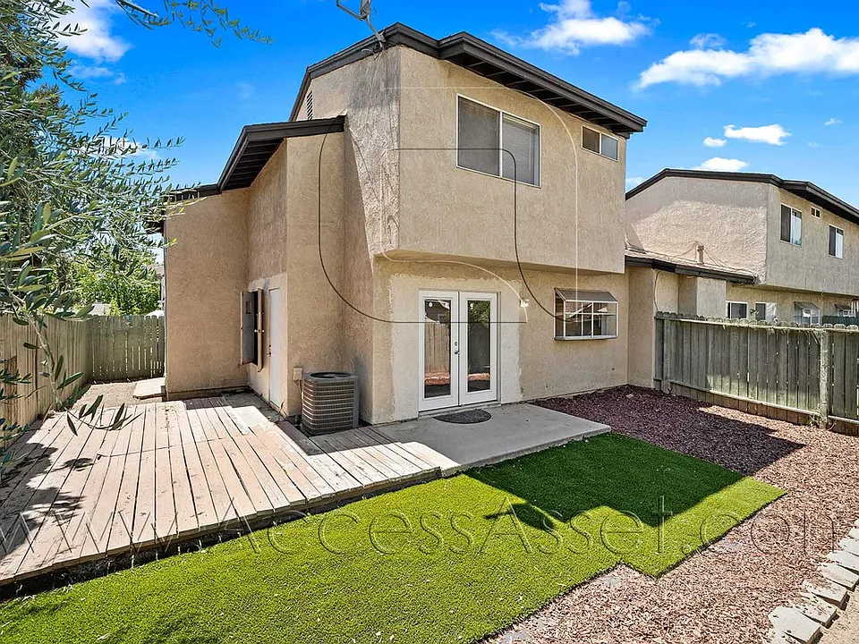 661 Parkview Dr