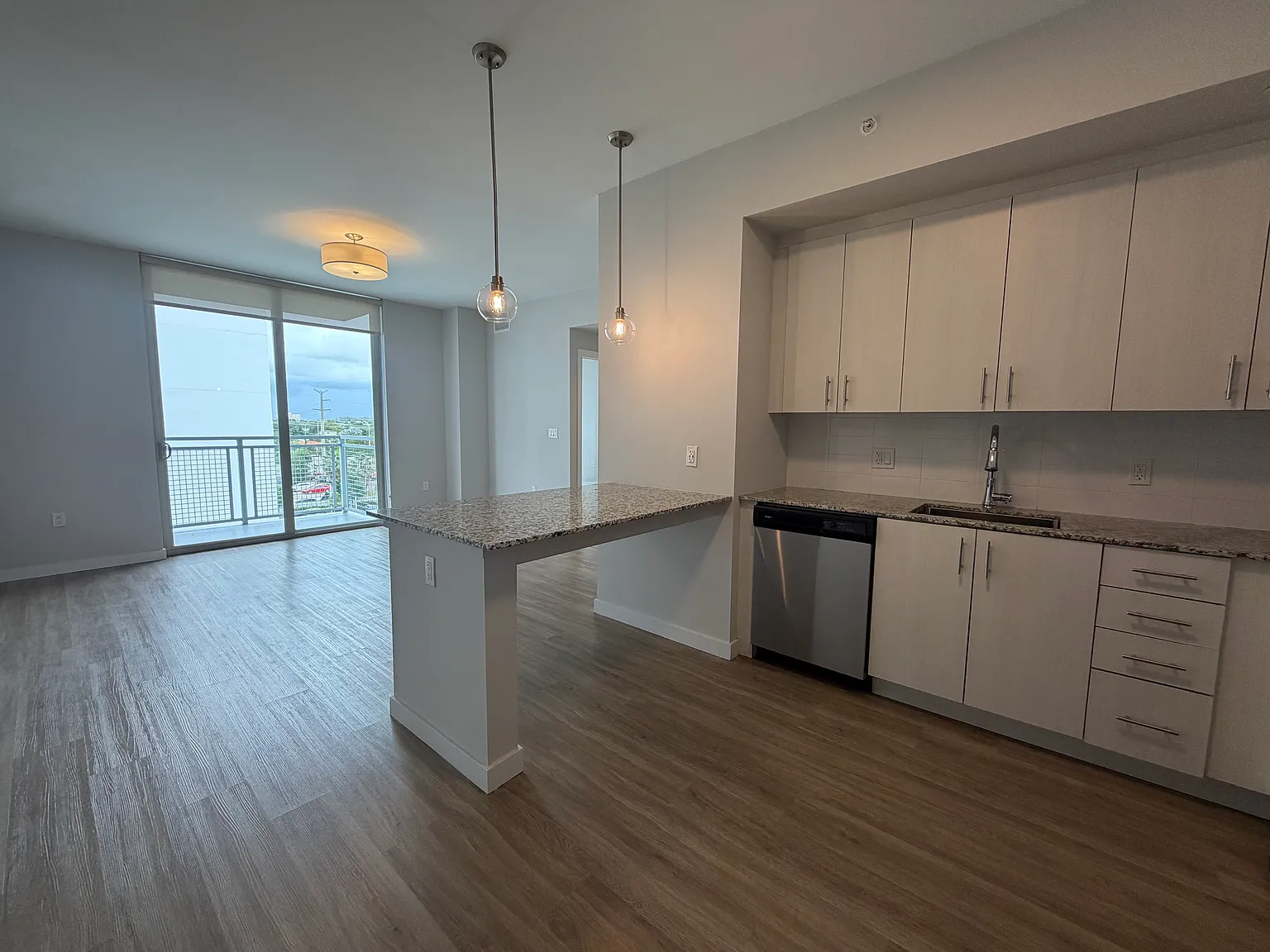 3 bed, 1120 sqft, $2,875 — Photo 1