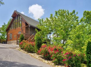 1021 Black Bear Cub Way, Sevierville, TN 37862