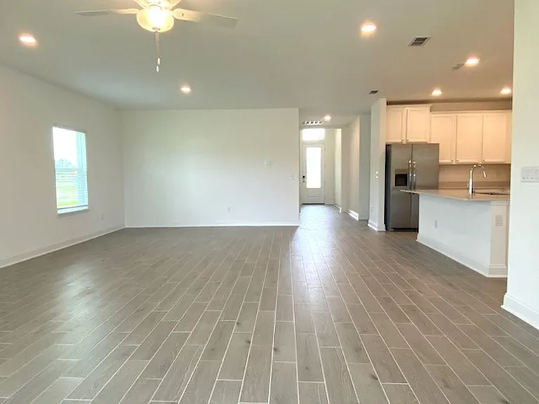 4103 Clifden Dr — Photo 7