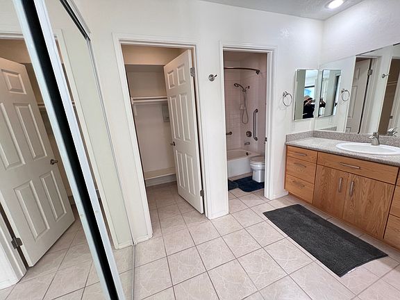 5th image of 4044 Crystal Dawn Ln Unit 204