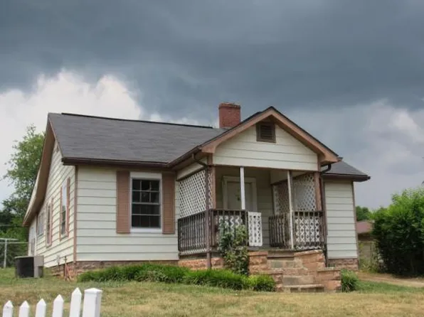 435 Dogwood St, Mount Carmel, TN 37645