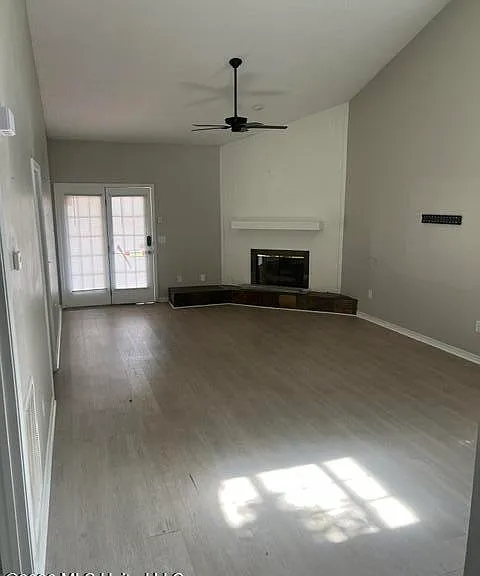 105 Northtown Dr — Photo 5