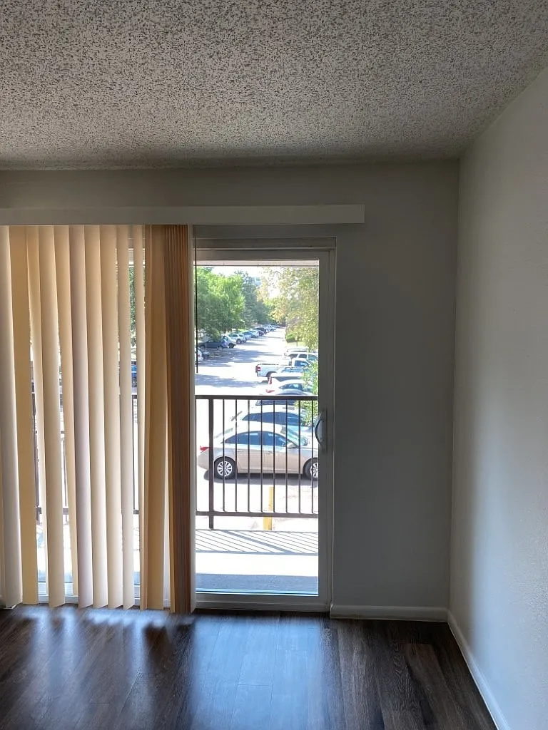 1 bed, 1.0 bath, 650 sqft, $1,250 — Photo 4