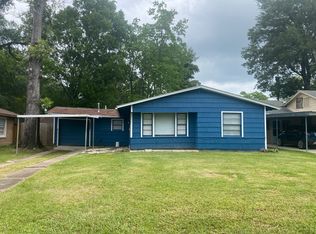 2470 Hayes Ln, Beaumont, TX 77703