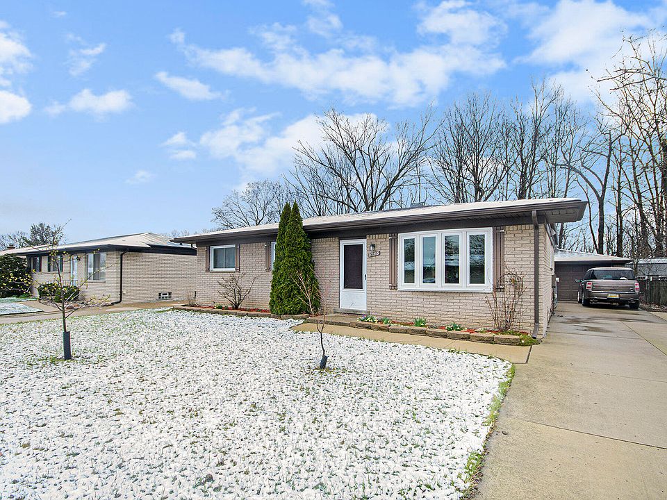1st image of 27515 Weddel Ave