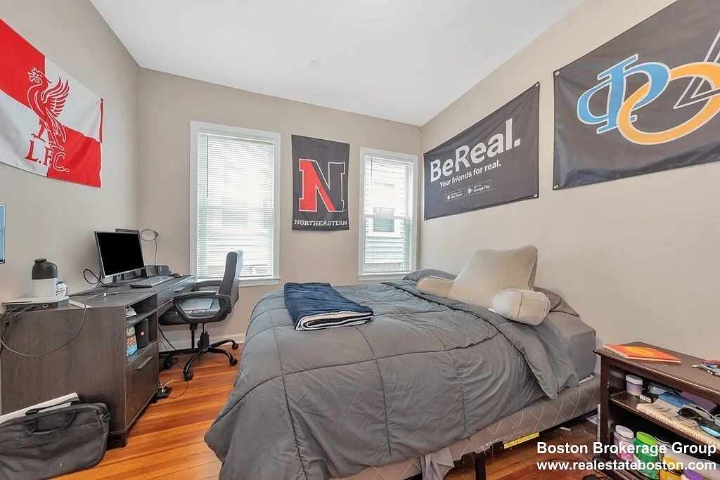 4 bed, 1200 sqft, $6,400 — Photo 2