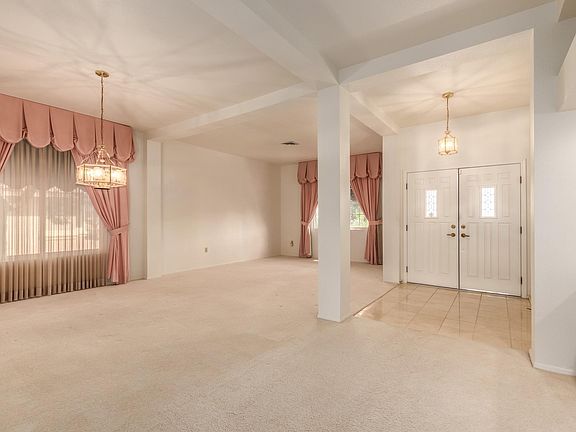 5th image of 20444 N Meadowood Dr