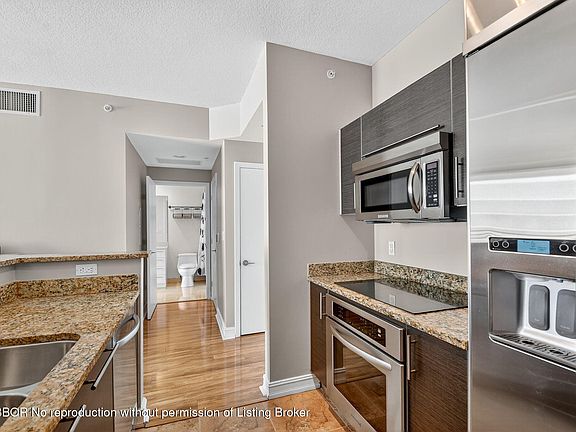 5th image of 550 Okeechobee Blvd APT 821