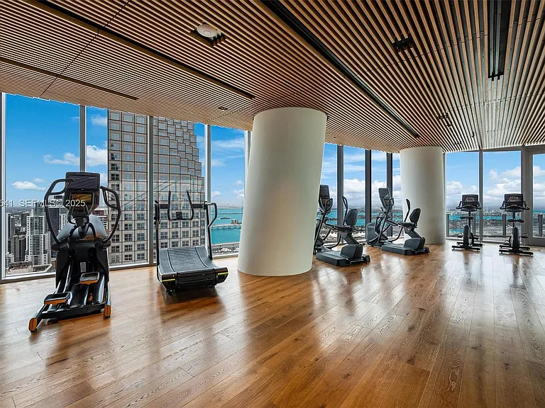300 S Biscayne Blvd #1404W — Photo 43