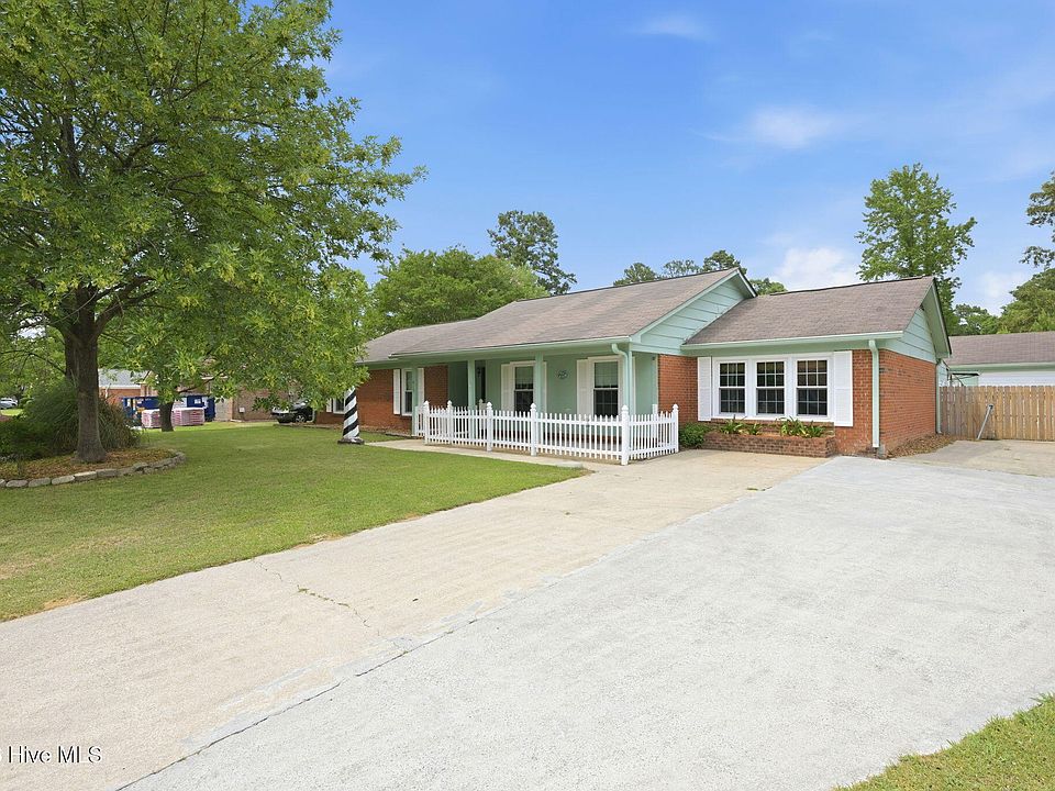 1st image of 913 Colony Drive