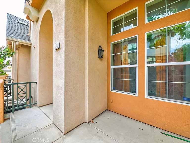 2068 Owens Dr — Photo 32
