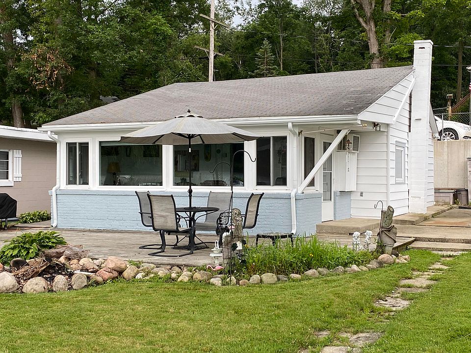 1st image of 9705 Lakeview Dr