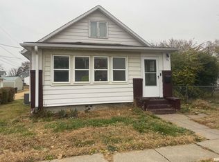 88 20th Ave N, Clinton, IA 52732