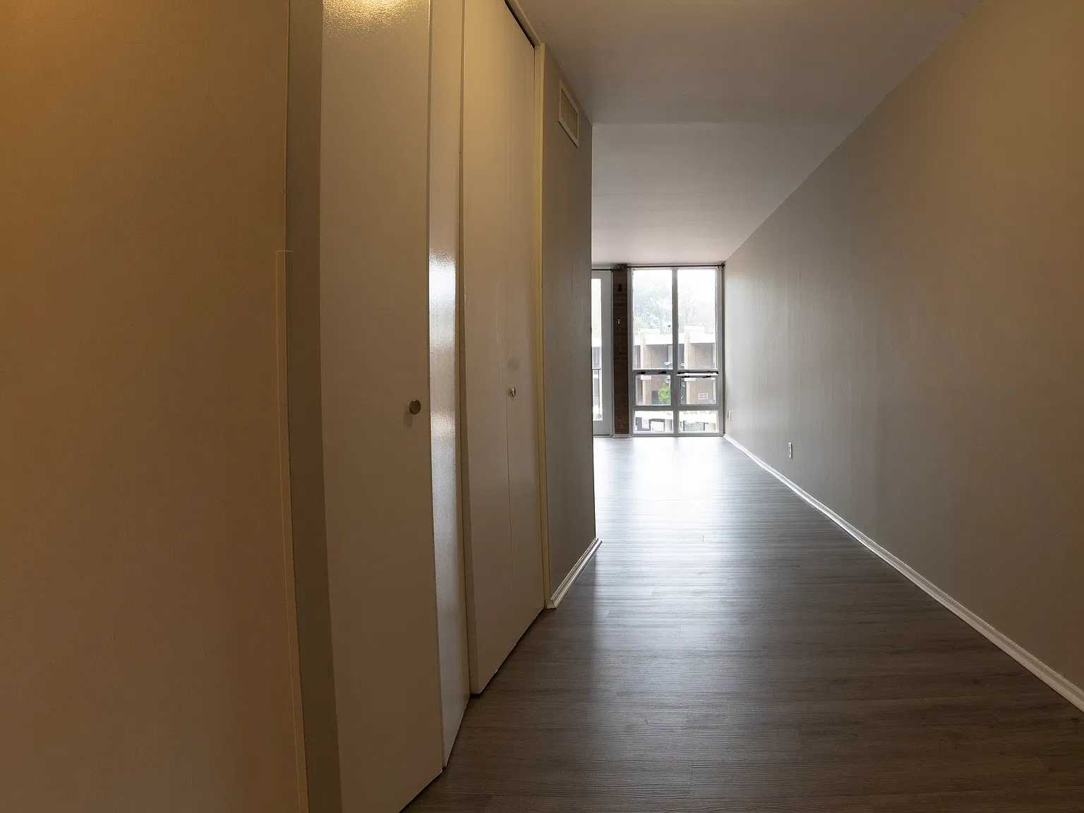 1 bed, 730 sqft, $2,400 — Photo 1