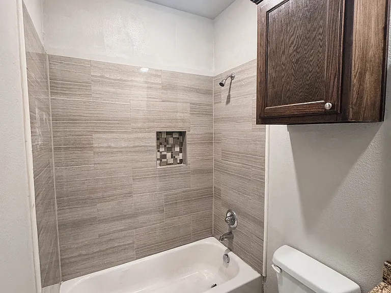4709 Henry St — Photo 11