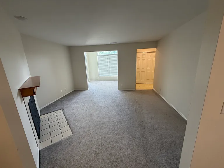 4 Hartwell Ct #10 — Photo 4