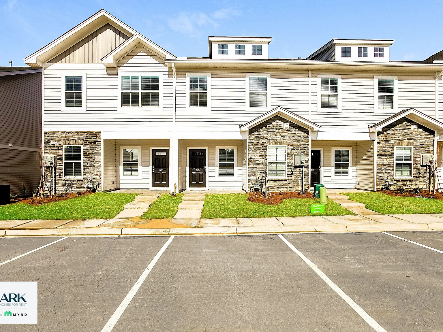 2 bed, 2.5 bath, 1428 sqft, $1,615 — Photo 1