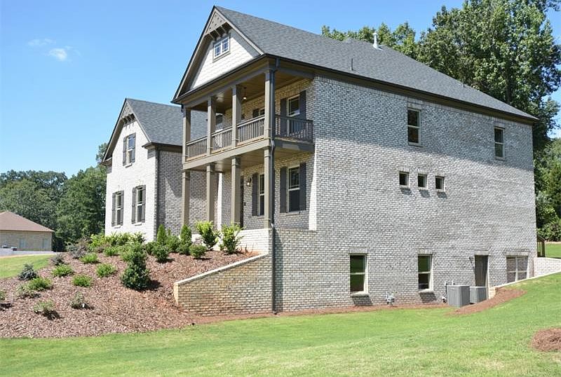 2nd image of 1921 Sever Rd