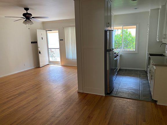3rd image of 928 10th St APT 8