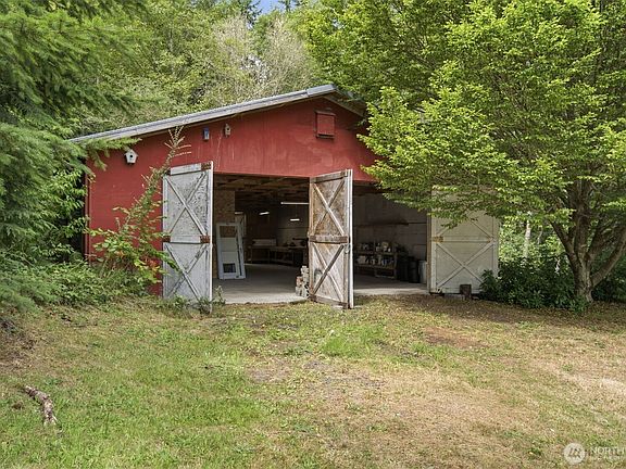 2nd image of 37723 Hansville Rd NE