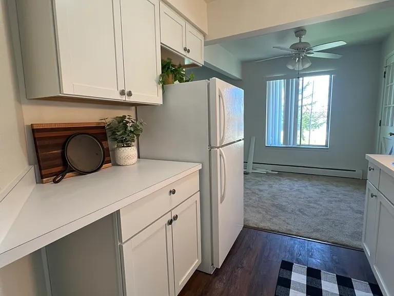 2364 Riverside Dr — Photo 7