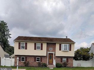 7882 Brighton Ct, Pasadena, MD 21122