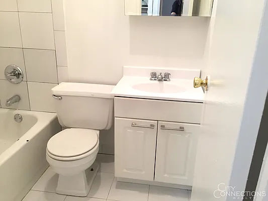 Rented by City Connections Realty | media 18