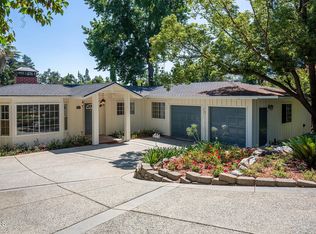 1942 Orchard Ln, La Canada Flintridge, CA 91011