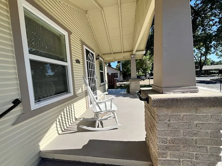 210 Las Flores Ave — Photo 18
