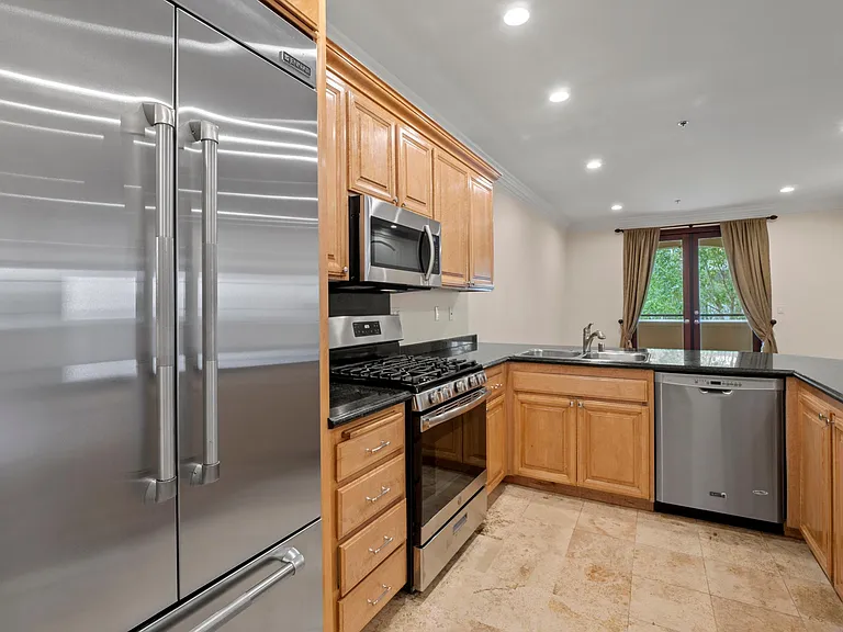 10364 Almayo Ave #201 — Photo 7