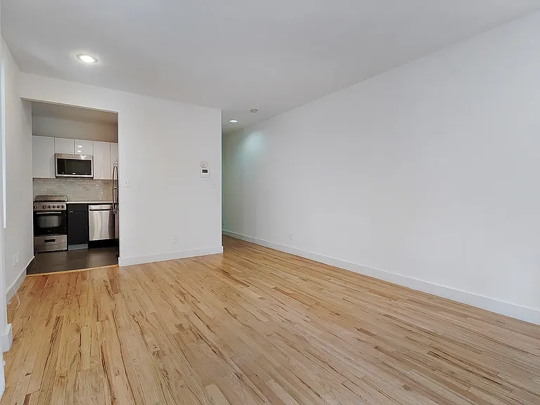 132 E 96th St #4B — Photo 3