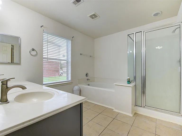14027 Coveney Dr — Photo 30