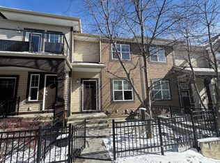 947 SW McKenzie Towne Mnr SE, Calgary, AB T2Z1C9