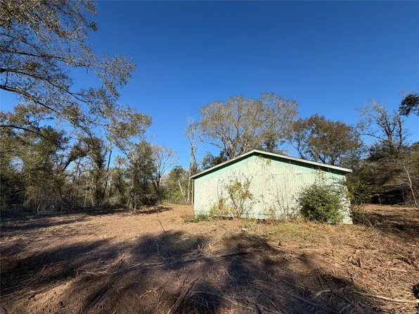 9301 Puddin Ln, Madisonville, TX 77864