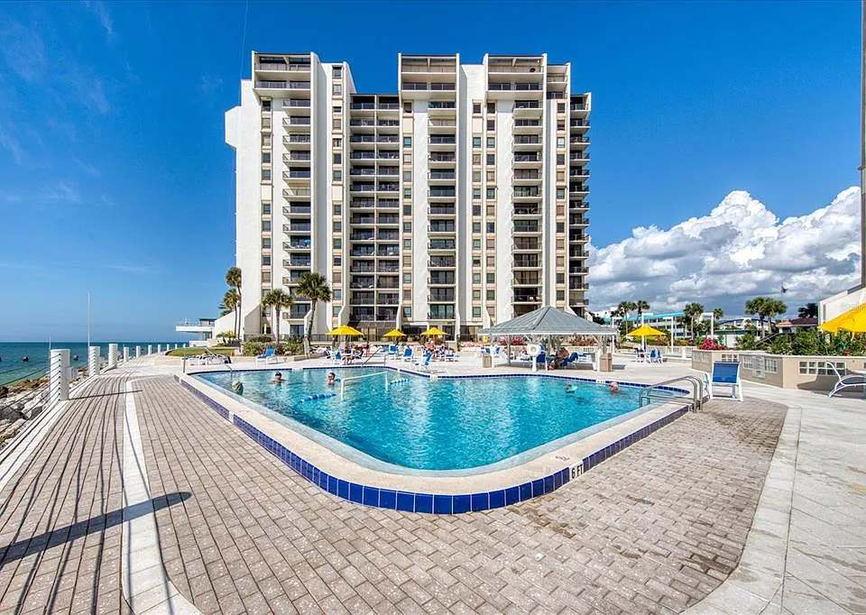 440 S Gulfview Blvd #207