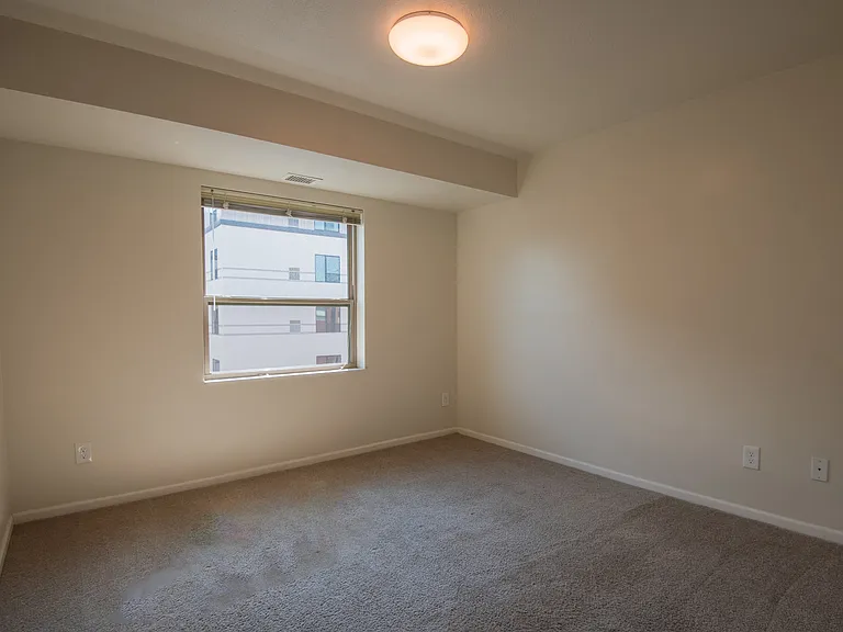 1st Avenue Flats — Photo 25