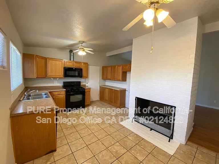1066 Cuyamaca Ave — Photo 3