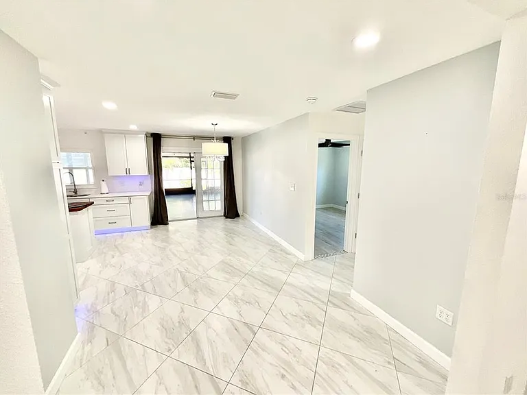 1545 Indiana Ave — Photo 4