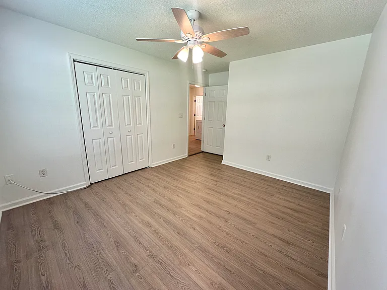 109 England Way — Photo 15